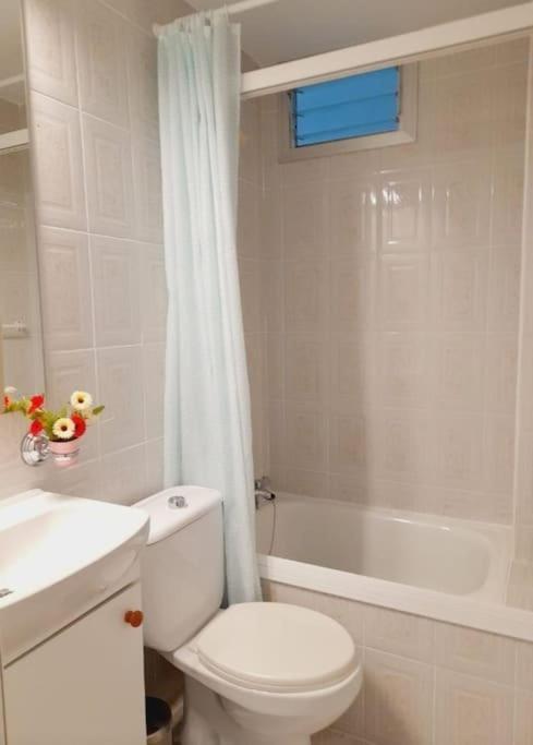 Cozy And Well Connected Apartment Севилья Экстерьер фото