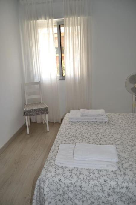 Cozy And Well Connected Apartment Севилья Экстерьер фото