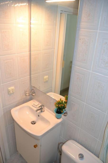 Cozy And Well Connected Apartment Севилья Экстерьер фото